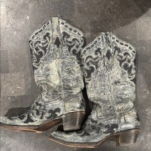 Western Style Embroidered Cowboy Boots